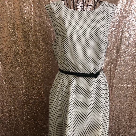 Float white dress with black squares - Picture 2 of 6